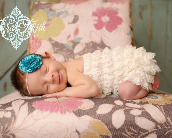 Sleepy baby girl | Nashville Newborn Portraits